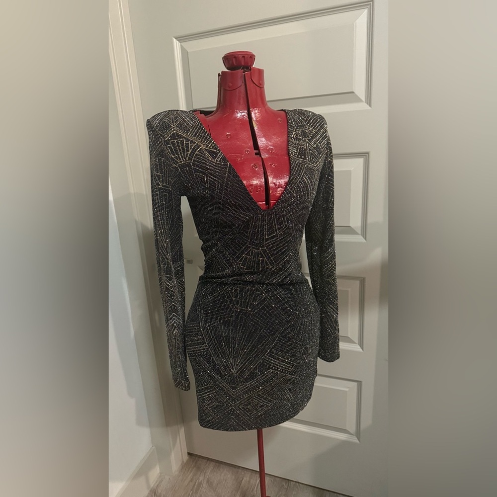 Elegant Black and Gold Geometric Dress